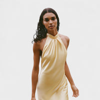 Gala – Vestido Halter Satinado