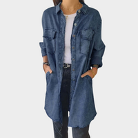 Camisa de ganga com mangas longas e colarinho clássico