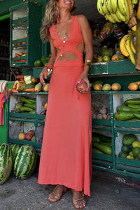 Bianca – Vestido com Design Ousado e Decote Profundo