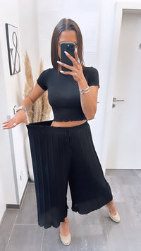 Maya | Calças Plissadas Pretas — Conforto Leve, Corte Fluido