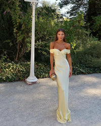 Bárbara | Vestido Maxi em Cetim sem costas