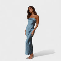 Carmen | Vestido de cetim sem mangas