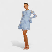 Julia - Vestido com encanto floral