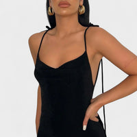 Luna - O vestido que celebra as suas curvas